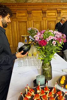 Cocktail dans un ministère